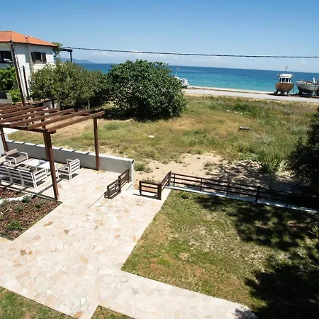 Marineiko Luxury Apartments Ierissos Exterior photo
