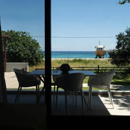 Marineiko Luxury Apartments Ierissos Exterior photo